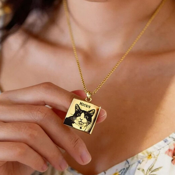 Colar Personalizado com Retrato do Pet em Placa Quadrada