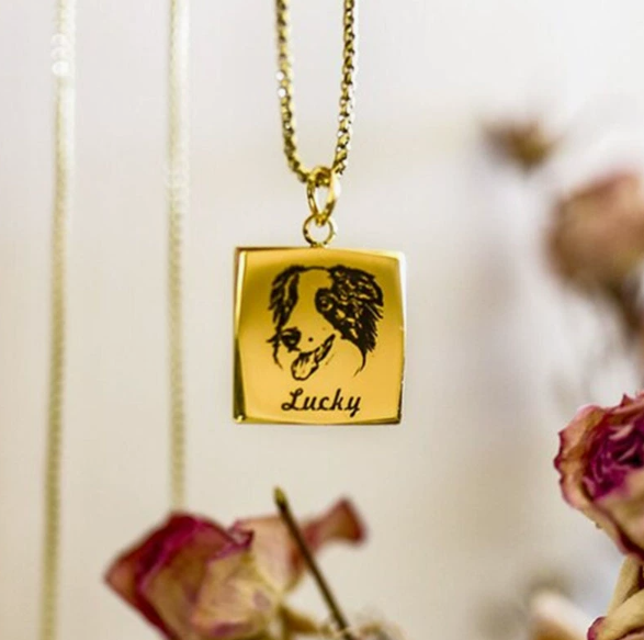 Colar Personalizado com Retrato do Pet em Placa Quadrada