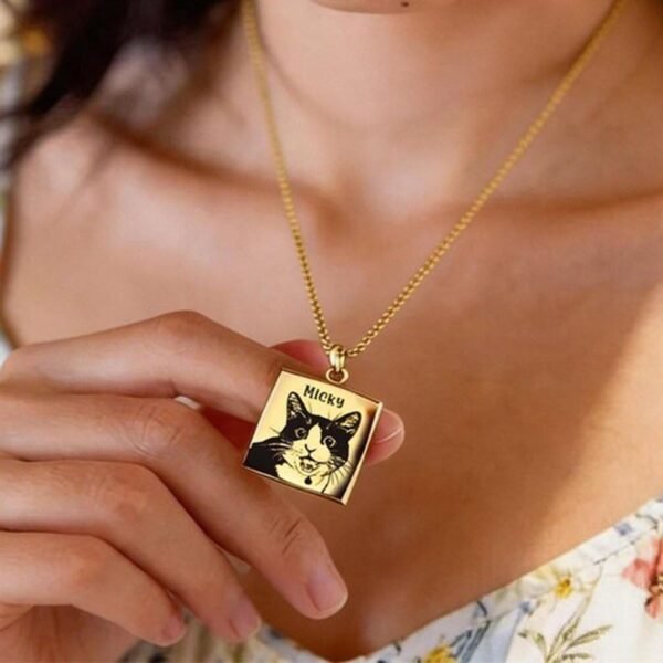 Colar Personalizado com Retrato do Pet em Pingente Quadrado